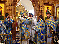 В праздник Иверской иконы Божией Матери епископ Ливенский и Малоархангельский Нектарий совершил Божественную литургию в храме Иверской иконы Божией Матери города Орла, приуроченную к престольному празднику храма. 26 октября 2015 г.