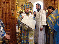 В праздник Иверской иконы Божией Матери епископ Ливенский и Малоархангельский Нектарий совершил Божественную литургию в храме Иверской иконы Божией Матери города Орла, приуроченную к престольному празднику храма. 26 октября 2015 г.