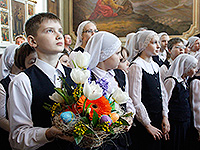 В праздник Воскресения Христова митрополит Антоний Орловский и Болховский Антоний совершил Пасхальную великую вечерню в Ахтырском соборе Орла. 1 мая 2016 г.