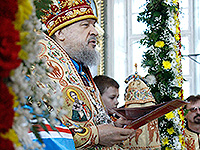 В праздник Воскресения Христова митрополит Антоний Орловский и Болховский Антоний совершил Пасхальную великую вечерню в Ахтырском соборе Орла. 1 мая 2016 г.