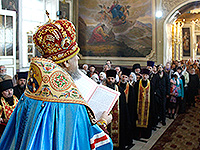 В праздник Воскресения Христова митрополит Антоний Орловский и Болховский Антоний совершил Пасхальную великую вечерню в Ахтырском соборе Орла. 1 мая 2016 г.