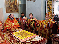 В праздник перенесения мощей святителя Николая из Мир Ликийских в Бар митрополит Орловский и Болховский Антоний совершил литургию в Николо-Песковском храме города Орла. 22 мая 2016 г.