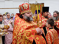 В праздник перенесения мощей святителя Николая из Мир Ликийских в Бар митрополит Орловский и Болховский Антоний совершил литургию в Николо-Песковском храме города Орла. 22 мая 2016 г.