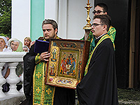 В канун праздника Пятидесятницы митрополит Орловский и Болховский Антоний совершил всенощное бдение в Свято-Троицком храме Орла. 18 июня 2016 г.