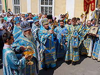 В праздник Ахтырской иконы Божией Матери митрополит Орловский и Болховский Антоний совершил в сослужении епископа Ливенского и Малоархангельского Нектария литургию в Ахтырском кафедральном соборе Орла. 15 июля 2016 г.