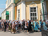 В праздник Ахтырской иконы Божией Матери митрополит Орловский и Болховский Антоний совершил в сослужении епископа Ливенского и Малоархангельского Нектария литургию в Ахтырском кафедральном соборе Орла. 15 июля 2016 г.