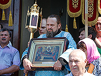 В праздник Ахтырской иконы Божией Матери митрополит Орловский и Болховский Антоний совершил в сослужении епископа Ливенского и Малоархангельского Нектария литургию в Ахтырском кафедральном соборе Орла. 15 июля 2016 г.