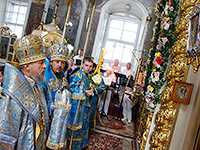 В праздник Ахтырской иконы Божией Матери митрополит Орловский и Болховский Антоний совершил в сослужении епископа Ливенского и Малоархангельского Нектария литургию в Ахтырском кафедральном соборе Орла. 15 июля 2016 г.