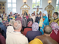 В Неделю 17-ю по Пятидесятнице Митрополит Орловский и Болховский Антоний совершил Божественную литургию Успенском храме поселка Тросна и освятил  Покровскую часовню в селе Высокое Троснянского района. 16 октября 2016 г.
