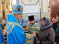 В день празднования Казанской иконе Божией Матери митрополит Орловский и Болховский Антоний совершил в сослужении епископа Ливенского и Малоархангельского Нектария Чин Великого освящения храма Смоленской иконы Божией Матери в Орле и Божественную литургию в новоосвященном храме. 4 ноября 2016 г.
