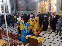 В Неделю 32-ю по Пятидесятнице митрополит Орловский и Болховский Антоний совершил литургию в Ахтырском кафедральном соборе Орла. 29 января 2017 г.