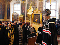 В канун начала Великого поста (в Прощеное воскресенье) митрополит Орловский и Болховский Антоний совершил в Ахтырском кафедральном соборе Орла Великую вечерню с чином прощения. 26 февраля 2017 г.
