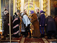 В канун начала Великого поста (в Прощеное воскресенье) митрополит Орловский и Болховский Антоний совершил в Ахтырском кафедральном соборе Орла Великую вечерню с чином прощения. 26 февраля 2017 г.