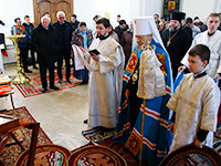 Митрополит Орловский и Болховский Антоний совершил Чин великого освящения храма во имя святого благоверного князя Александра Невского в с. Большое Сотниково Урицкого района и Божественную литургию в новоосвященном храме. 12 марта 2017 г.