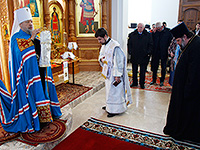 Митрополит Орловский и Болховский Антоний совершил Чин великого освящения храма во имя святого благоверного князя Александра Невского в с. Большое Сотниково Урицкого района и Божественную литургию в новоосвященном храме. 12 марта 2017 г.