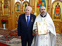 Митрополит Орловский и Болховский Антоний совершил Чин великого освящения храма во имя святого благоверного князя Александра Невского в с. Большое Сотниково Урицкого района и Божественную литургию в новоосвященном храме. 12 марта 2017 г.