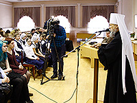 В Орловской областной библиотеке имени И.А. Бунина прошел Праздник православной книги, посвященный 130-летию орловского православного Петропавловского братства. 14 марта 2017 г.