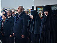 В день памяти 40 мучеников, в Севастийском озере мучившихся, день празднования иконе Божией Матери «Знамение» Курская-Коренная, митрополит Орловский и Болховский Антоний совершил Божественную Литургию Преждеосвященных Даров в Георгиевском храме города Болхова. Владыка также совершил чин освящения колоколов для колокольни храма и совершил литию на могиле монаха Мирослава (в миру — Михаила Леонидовича Дорофеева). 21 марта 2017 г.