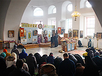 В день памяти 40 мучеников, в Севастийском озере мучившихся, день празднования иконе Божией Матери «Знамение» Курская-Коренная, митрополит Орловский и Болховский Антоний совершил Божественную Литургию Преждеосвященных Даров в Георгиевском храме города Болхова. Владыка также совершил чин освящения колоколов для колокольни храма и совершил литию на могиле монаха Мирослава (в миру — Михаила Леонидовича Дорофеева). 21 марта 2017 г.