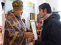 В день памяти 40 мучеников, в Севастийском озере мучившихся, день празднования иконе Божией Матери «Знамение» Курская-Коренная, митрополит Орловский и Болховский Антоний совершил Божественную Литургию Преждеосвященных Даров в Георгиевском храме города Болхова. Владыка также совершил чин освящения колоколов для колокольни храма и совершил литию на могиле монаха Мирослава (в миру — Михаила Леонидовича Дорофеева). 21 марта 2017 г.