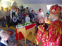 В понедельник Светлой Седмицы митрополит Орловский и Болховский Антоний совершил Божественную литургию в домовом храме гимназии-пансиона прп. Сергия Радонежского в Болхове. 17 апреля 2017 г.