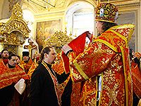 В ночь с 15 на 16 апреля 2017 года в Ахтырском кафедральном соборе Орла митрополит Орловский и Болховский Антоний совершил Пасхальные богослужения — полунощницу, крестный ход, Пасхальную заутреню и Божественную литургию свт. Иоанна Златоуста. Вечером 16 апреля Архипастырь совершил в соборе Пасхальную великую вечерню