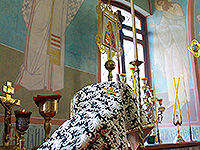 Во вторник Страстной седмицы митрополит Орловский и Болховский Антоний совершил в сослужении епископа Мценского Алексия, викария Орловской епархии, Божественную литургию Преждеосвященных даров в Свято-Троицком храме Мценска. 11 апреля 2017 г.