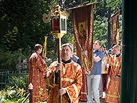 В праздник Рождества честного славного Пророка, Предтечи и Крестителя Господня Иоанна митрополит Орловский и Болховский Антоний совершил Божественную литургию в Иоанно-Крестительском храме Орла. 7 июля 2017 г.