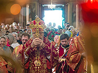 В праздник Рождества честного славного Пророка, Предтечи и Крестителя Господня Иоанна митрополит Орловский и Болховский Антоний совершил Божественную литургию в Иоанно-Крестительском храме Орла. 7 июля 2017 г.
