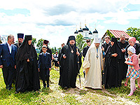 8 и 9 июля 2017 г. состоялся Архипастырский визит митрополита Орловского и Болховского Антония в Болховское благочиние. Вечером 8 июля Владыка возглавил всенощное бдение в Христорождественском храме Болхова. Утром 9 июля, в день празднования Тихвинской иконе Божией Матери, митрополит Антоний в сослужении  епископа Мценского Алексия совершил Божественную литургию в Троицком Рождества Богородицы Оптином женском монастыре, где находится чтимый Тихвинский образ