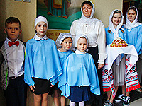 В день празднования Ахтырской иконе Божией Матери Божественную литургию в Ахтырском кафедральном соборе Орла в честь его престольного праздника совершил митрополит Орловский и Болховский Антоний в сослужении епископа Ливенского и Малоархангельского Нектария и епископа Мценского Алексия, викария Орловской епархии. 15 июля 2017 г.