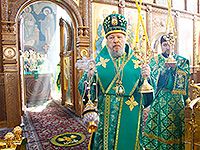 В праздник обретения честных мощей прп. Сергия Радонежского митрополит Орловский и Болховский Антоний совершил Божественную литургию в Казанском соборе Свято-Успенского мужского монастыря Орла. 18 июля 2017 г.