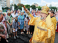В Богоявленском соборе Орла, один из престолов которого был освящён в честь благоверных князей Бориса и Глеба, Божественную литургию в день их памяти, в Неделю 9-ю по Пятидесятнице, совершил митрополит Орловский и Болховский Антоний в сослужении епископа Ливенского и Малоархангельского Нектария. 6 августа 2017 г.
