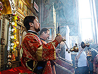 В день памяти Великомученика и Целителя Пантелеимона митрополит Орловский и Болховский Антоний совершил литургию в больничном храме вмч. Пантелеимона при Плещеевской ЦРБ. 9 августа 2017 г.
