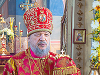 В день памяти Великомученика и Целителя Пантелеимона митрополит Орловский и Болховский Антоний совершил литургию в больничном храме вмч. Пантелеимона при Плещеевской ЦРБ. 9 августа 2017 г.