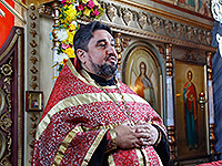 В день памяти Великомученика и Целителя Пантелеимона митрополит Орловский и Болховский Антоний совершил литургию в больничном храме вмч. Пантелеимона при Плещеевской ЦРБ. 9 августа 2017 г.