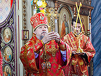 В день памяти Великомученика и Целителя Пантелеимона митрополит Орловский и Болховский Антоний совершил литургию в больничном храме вмч. Пантелеимона при Плещеевской ЦРБ. 9 августа 2017 г.