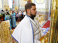 В день празднования Смоленской иконе Божией Матери митрополит Орловский и Болховский Антоний возглавил литургию в храме Смоленской иконе Божией Матери в Орле. 10 августа 2017 г.
