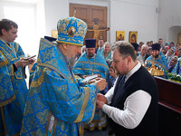 В праздник Рождества Пресвятой Богородицы митрополит Орловский и Болховский Антоний совершил литургию в Троицкой церкви Болхова. 21 сентября 2017 г.