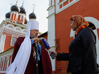 В праздник Рождества Пресвятой Богородицы митрополит Орловский и Болховский Антоний совершил литургию в Троицкой церкви Болхова. 21 сентября 2017 г.