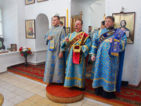Митрополит Орловский и Болховский Антоний совершил Чин великого освящения Знаменского храма в п. Знаменское и Божественную литургию в новоосвященном храме. 24 сентября 2017 г.
