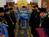 В день церковного празднования Иверской иконе Божией Матери, торжества в честь престольного праздника храма Иверской иконы Божией Матери в Орле возглавил митрополит Орловский и Болховский Антоний, который совершил здесь литургию в сослужении епископа Ливенского и Малоархангельского Нектария и епископа Мценского Алексия. 26 октября 2017 г.