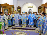 В день церковного празднования Иверской иконе Божией Матери, торжества в честь престольного праздника храма Иверской иконы Божией Матери в Орле возглавил митрополит Орловский и Болховский Антоний, который совершил здесь литургию в сослужении епископа Ливенского и Малоархангельского Нектария и епископа Мценского Алексия. 26 октября 2017 г.