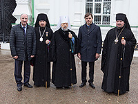 В день церковного празднования Иверской иконе Божией Матери, торжества в честь престольного праздника храма Иверской иконы Божией Матери в Орле возглавил митрополит Орловский и Болховский Антоний, который совершил здесь литургию в сослужении епископа Ливенского и Малоархангельского Нектария и епископа Мценского Алексия. 26 октября 2017 г.