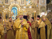 В канун Недели 23-й по Пятидесятнице митрополит Орловский и Болховский Антоний совершил всенощное бдение в Богоявленском соборе Орла. 11 ноября 2017 г.