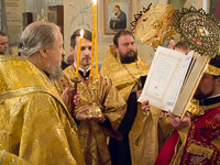 В канун Недели 23-й по Пятидесятнице митрополит Орловский и Болховский Антоний совершил всенощное бдение в Богоявленском соборе Орла. 11 ноября 2017 г.
