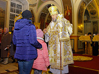 В канун Недели 24-й по Пятидесятнице митрополит Орловский и Болховский Антоний возглавил всенощное бдение в Ахтырском кафедральном соборе Орла. 18 ноября 2017 г.