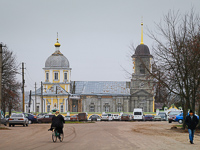 В день памяти великомученика Димитрия Солунского митрополит Орловский и Болховский Антоний совершил литургию в храме великомученика Димитрия Солунского города Дмитровска. 8 ноября 2017 г.