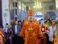 В день памяти великомученика Димитрия Солунского митрополит Орловский и Болховский Антоний совершил литургию в храме великомученика Димитрия Солунского города Дмитровска. 8 ноября 2017 г.