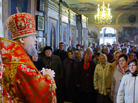 В день памяти великомученика Димитрия Солунского митрополит Орловский и Болховский Антоний совершил литургию в храме великомученика Димитрия Солунского города Дмитровска. 8 ноября 2017 г.